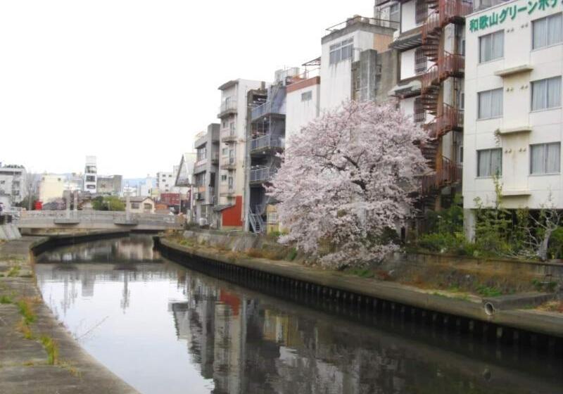 هتل Wakayama Green