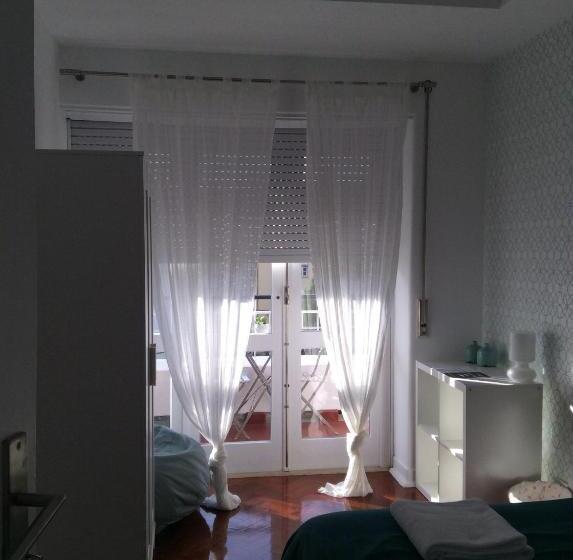 پانسیون 4u Lisbon Iv Guesthouse Airport
