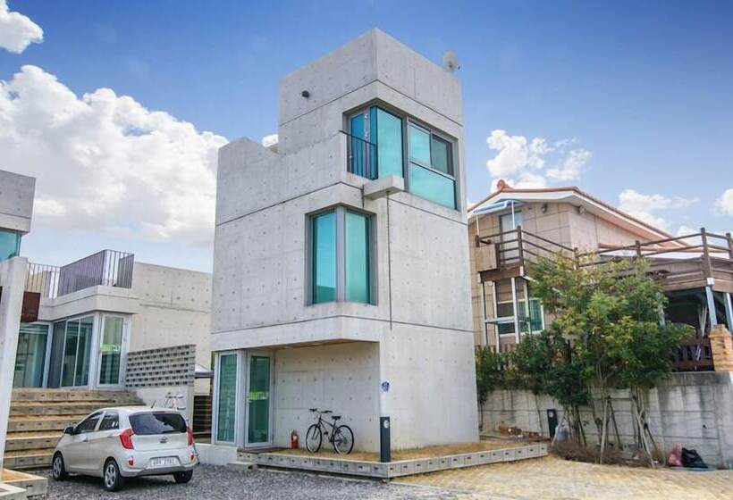 Monofunny Pension