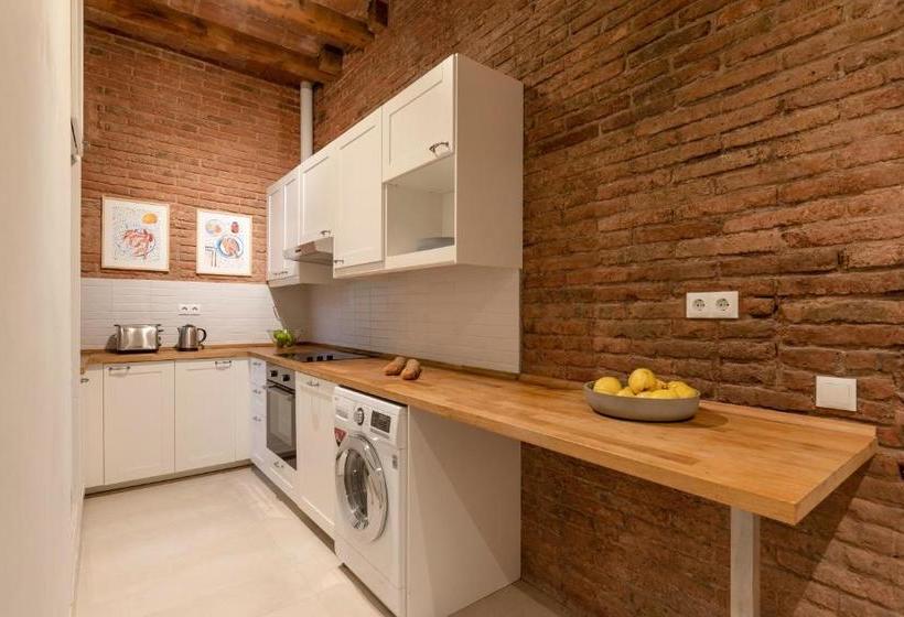 Aspasios Gracia Apartments