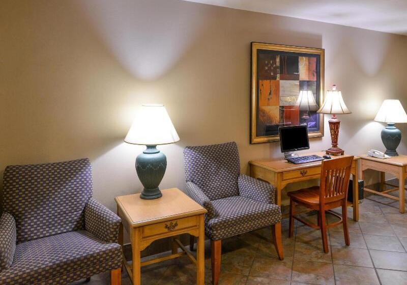 هتل Baymont By Wyndham Sioux Falls North,i 29,russell St, Airport