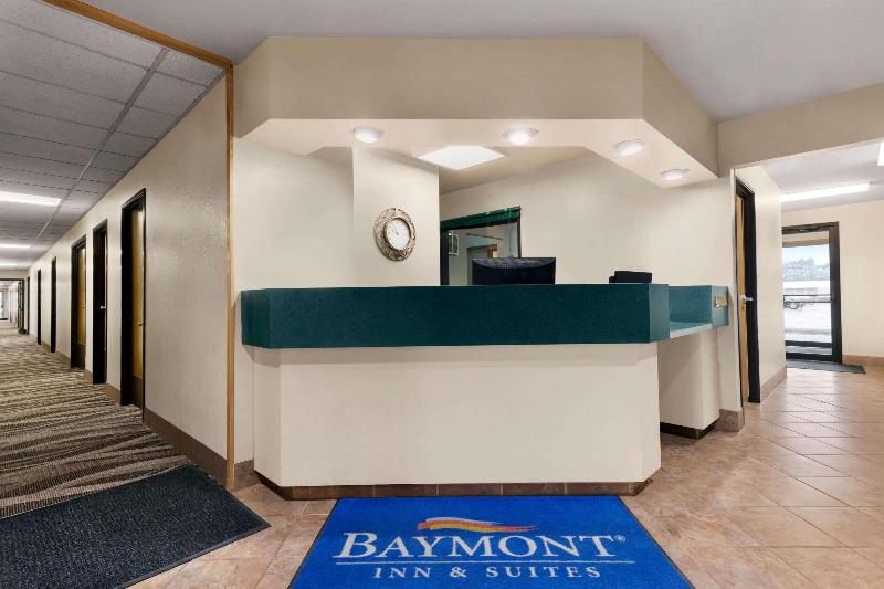 هتل Baymont By Wyndham Sioux Falls North,i 29,russell St, Airport
