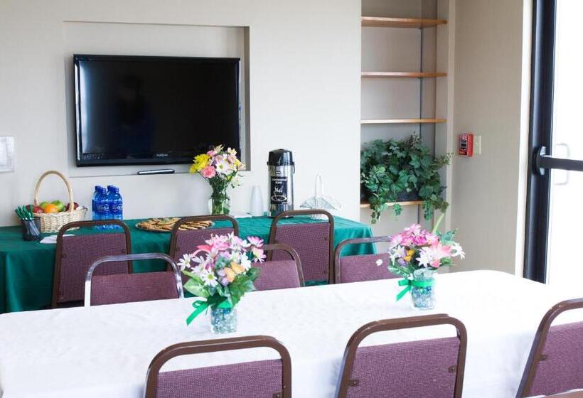 هتل Baymont By Wyndham Sioux Falls North,i 29,russell St, Airport