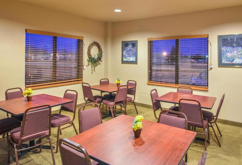 هتل Baymont By Wyndham Sioux Falls North,i 29,russell St, Airport