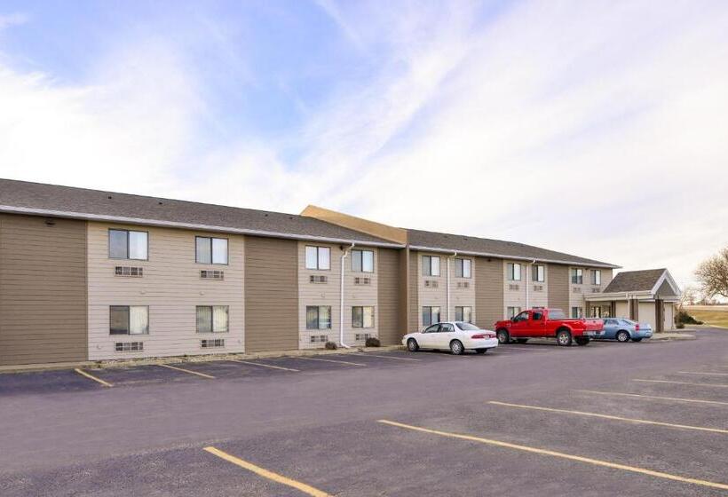 هتل Baymont By Wyndham Sioux Falls North,i 29,russell St, Airport
