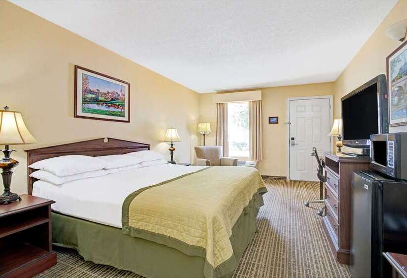 בית מלון כפרי Baymont By Wyndham Smithfield