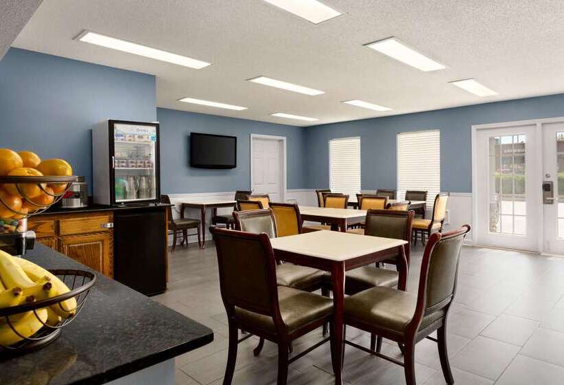 هتل Baymont By Wyndham Warner Robins