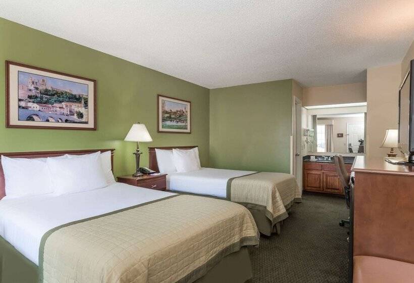 هتل Baymont By Wyndham Waycross