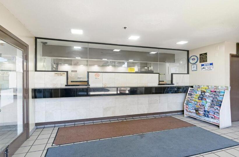 בית מלון כפרי Budget Inn And Suites Stockton Yosemite