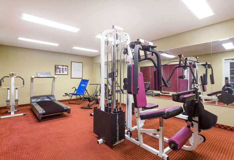 فندق Days Inn By Wyndham Simpsonville