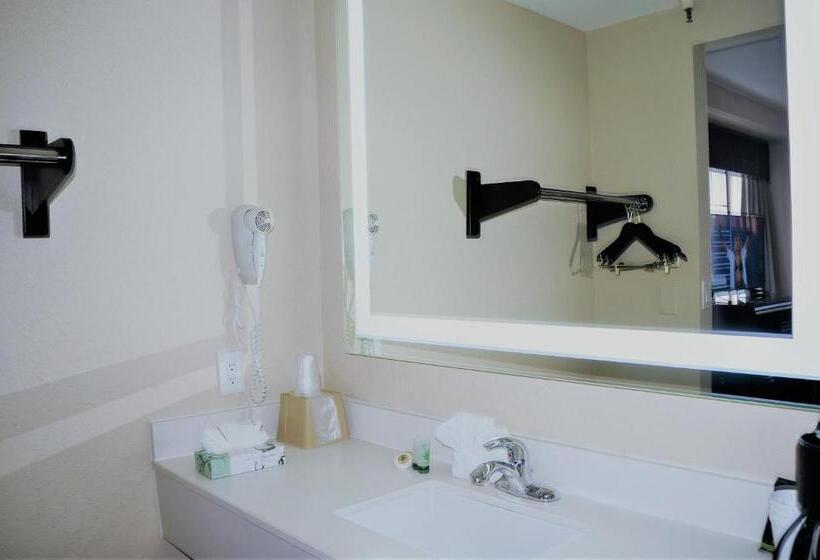 هتل Executive Inn