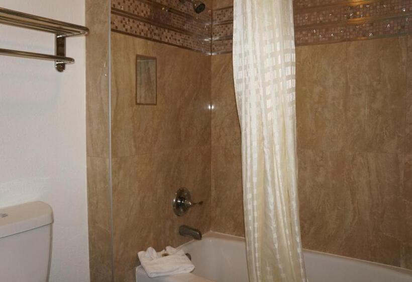 هتل Executive Inn