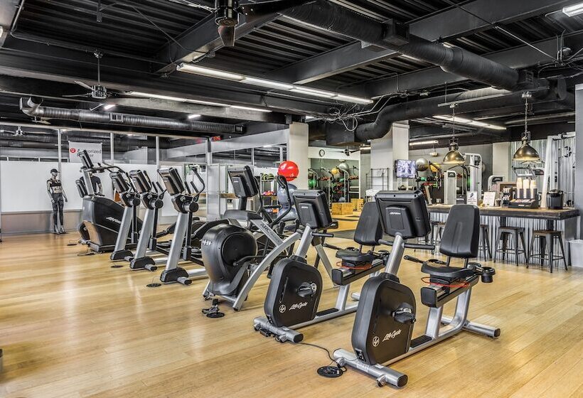 هتل Cottages & Suites Geneva National