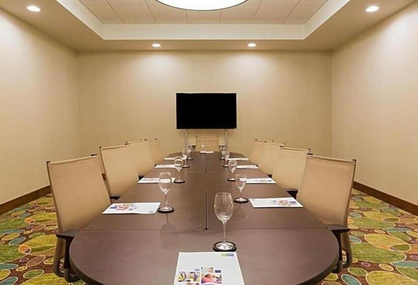 هتل Holiday Inn Express Wilkesboro By Ihg