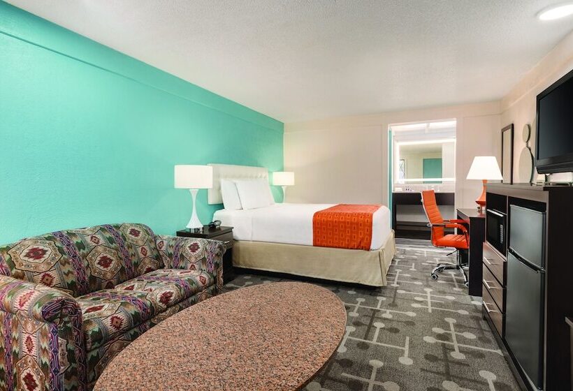 酒店 Dover Inn And Suites