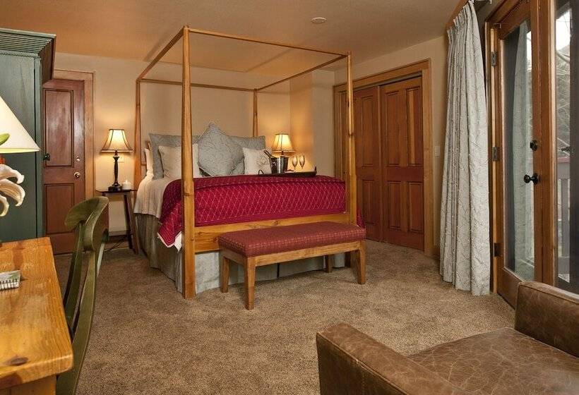 هتل Inn On The Creek