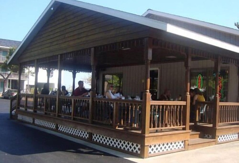 فندق Island Resort