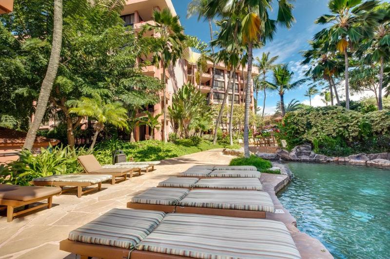 هتل Kahana Falls Resort