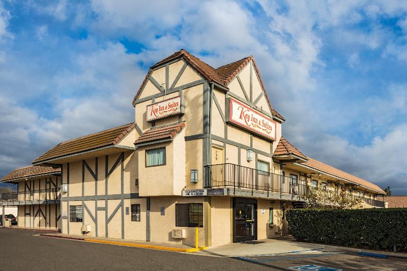 هتل Key Inn & Suites