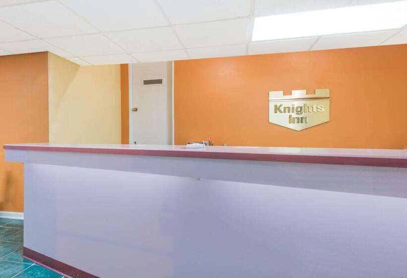 فندق Knights Inn Berea