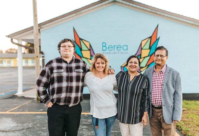 فندق Knights Inn Berea