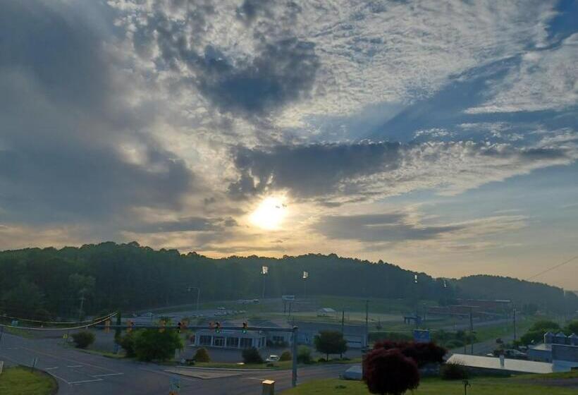 酒店 Knob Hill Motor Lodge