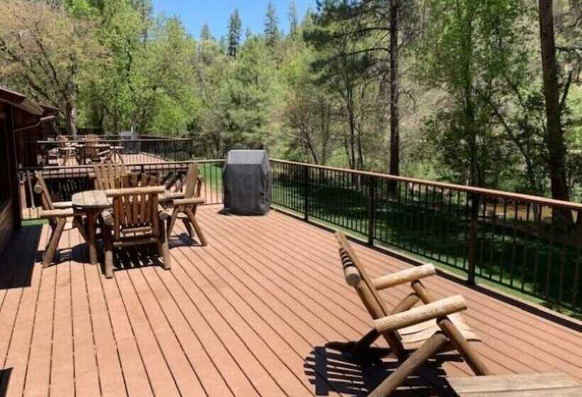 هتل Kohl S Ranch Lodge