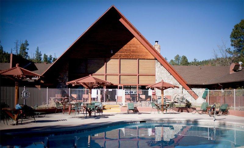 هتل Kohl S Ranch Lodge