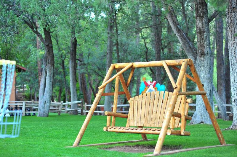 هتل Kohl S Ranch Lodge