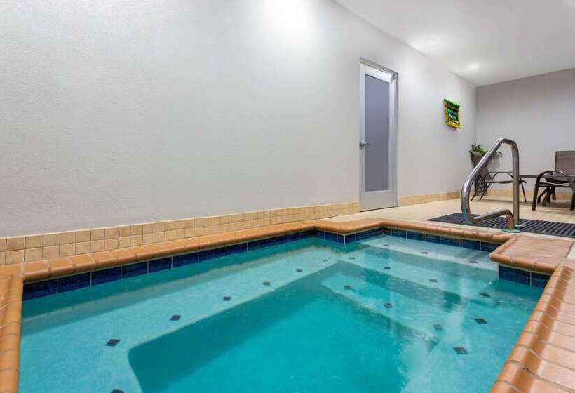 فندق La Quinta By Wyndham Columbus   Edinburgh