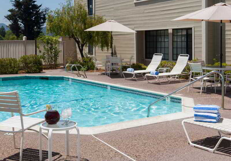 هتل Napa Winery Inn
