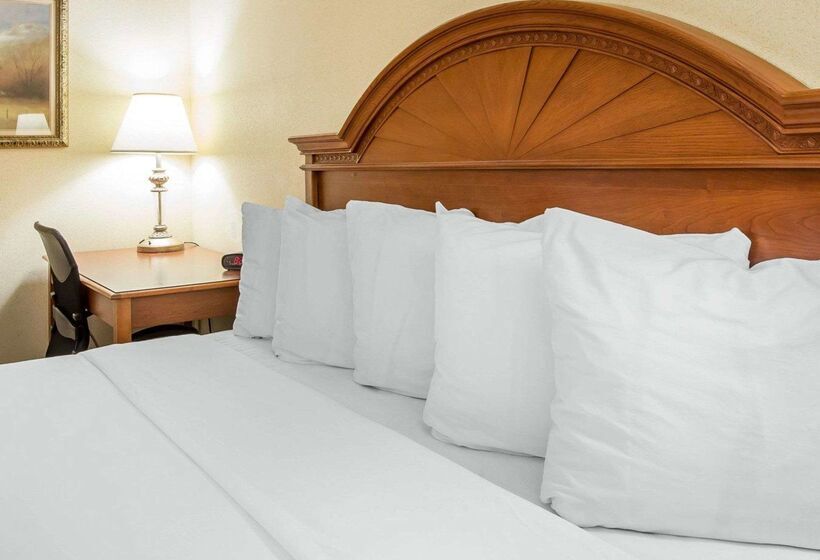 هتل Quality Inn
