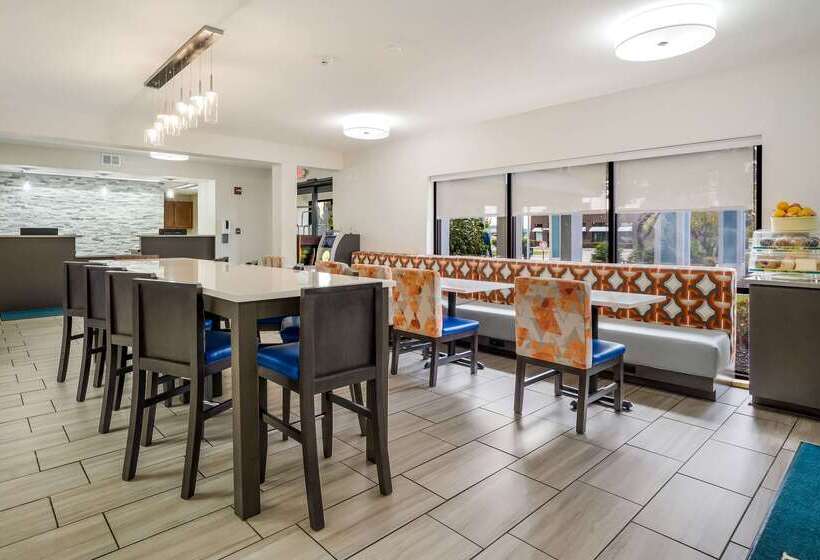 هتل Quality Inn Jacksonville Near Camp Lejeune