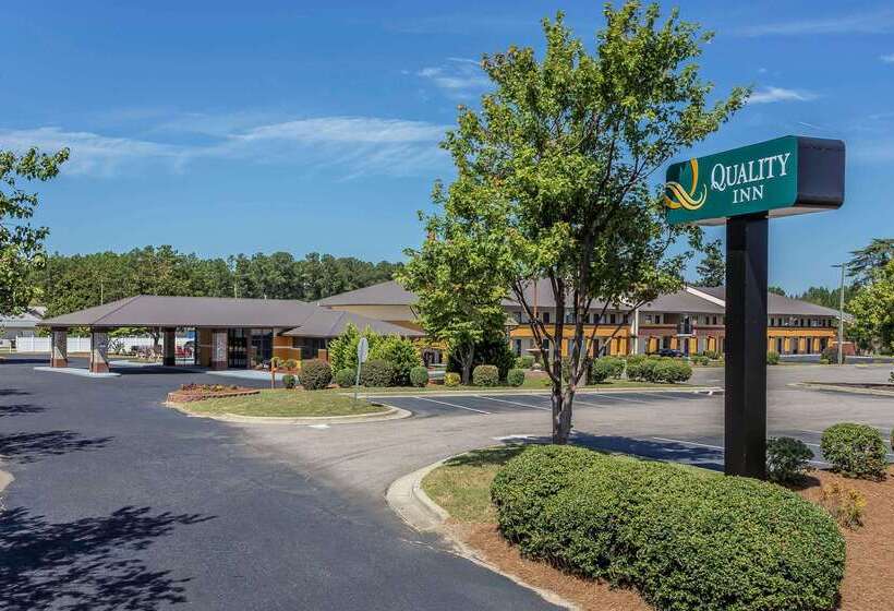 هتل Quality Inn Aberdeen