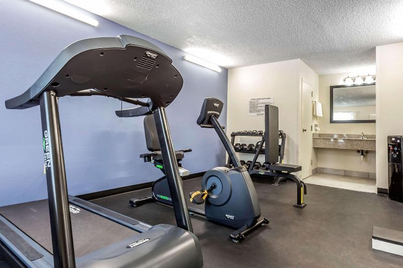 هتل Quality Inn Aberdeen