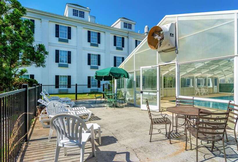 هتل Quality Inn Rome South