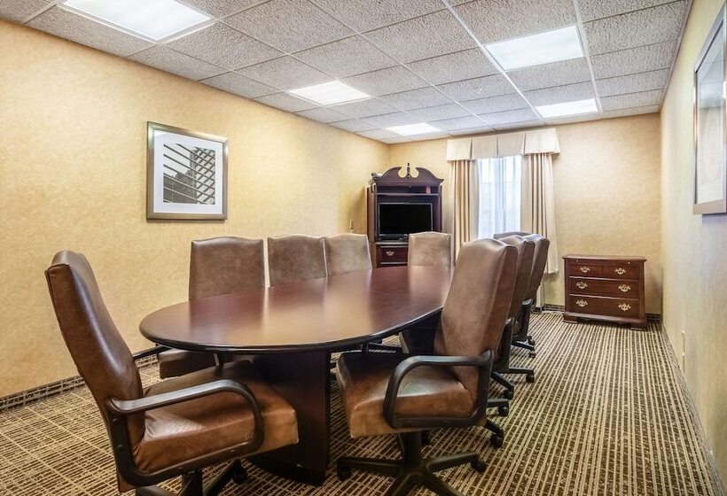 هتل Quality Inn Rome South
