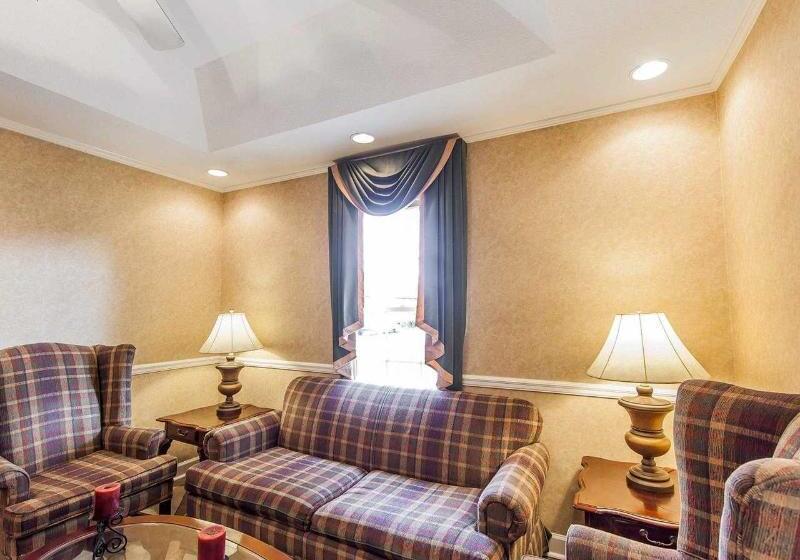 هتل Quality Inn Rome South