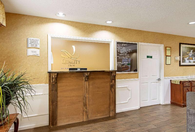 호텔 Quality Inn