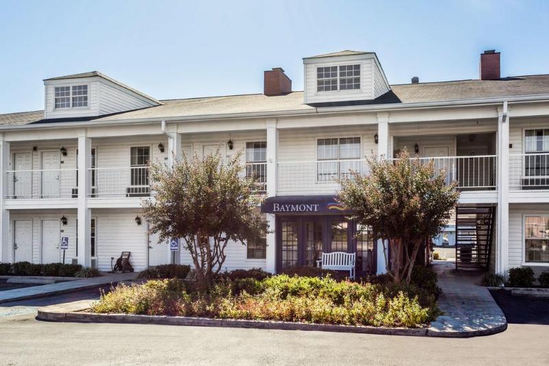 فندق Red Roof Inn & Suites Calhoun