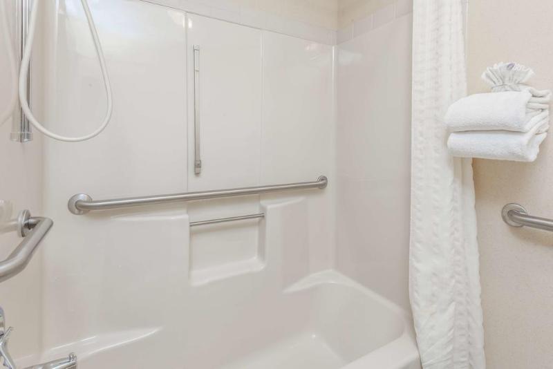 فندق Red Roof Inn & Suites Calhoun