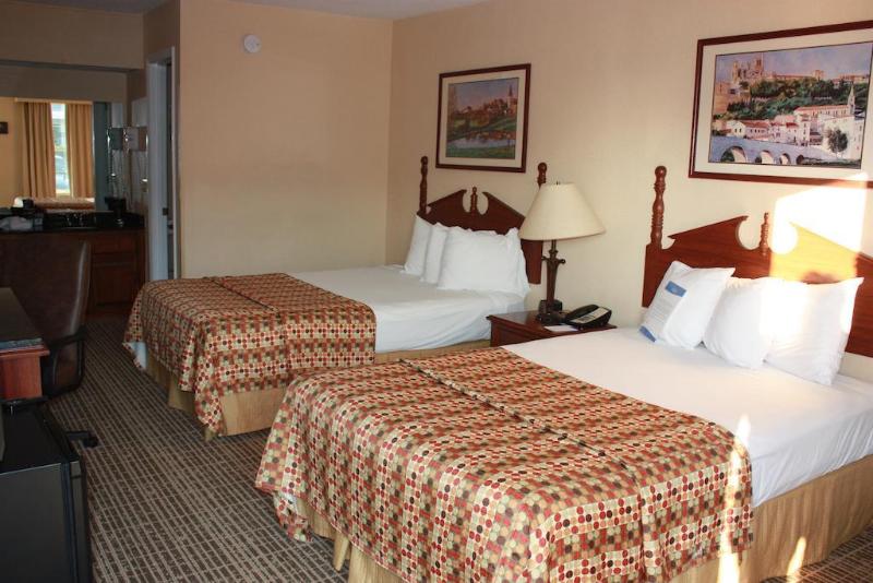 فندق Red Roof Inn & Suites Calhoun