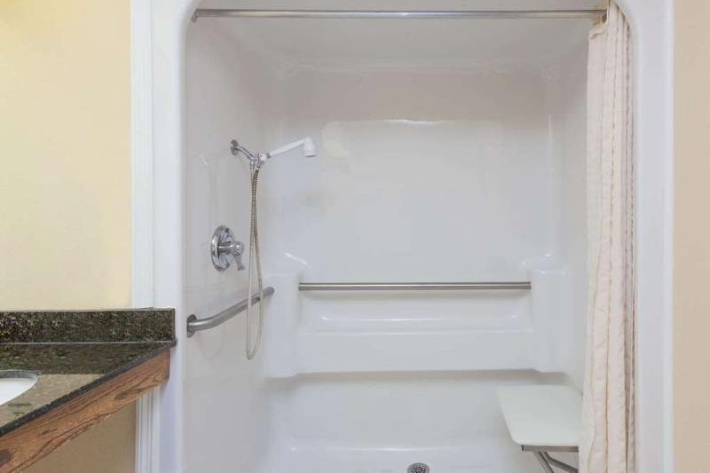 فندق Red Roof Inn & Suites Calhoun