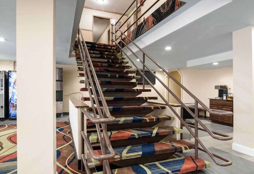 هتل Rodeway Inn