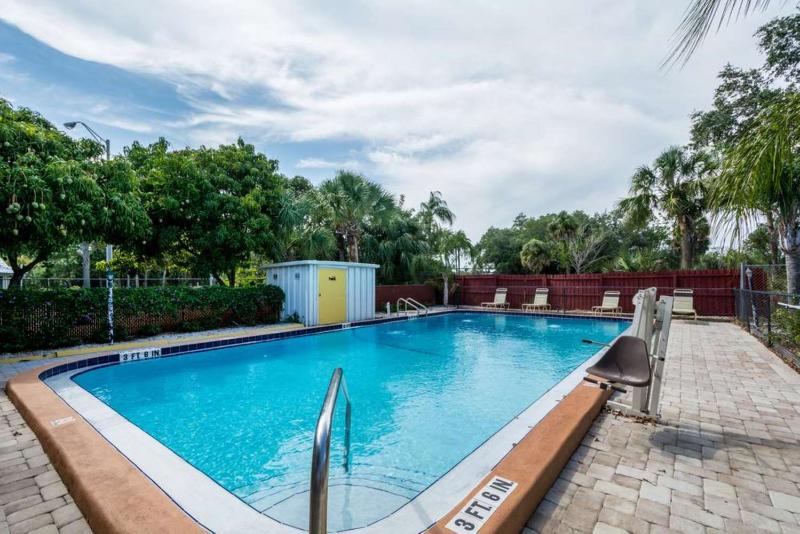 Surestay Hotel By Best Western Sarasota Lido Beach
