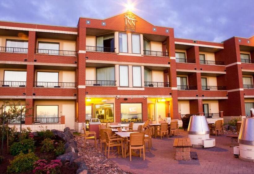هتل The Inn On Lake Superior