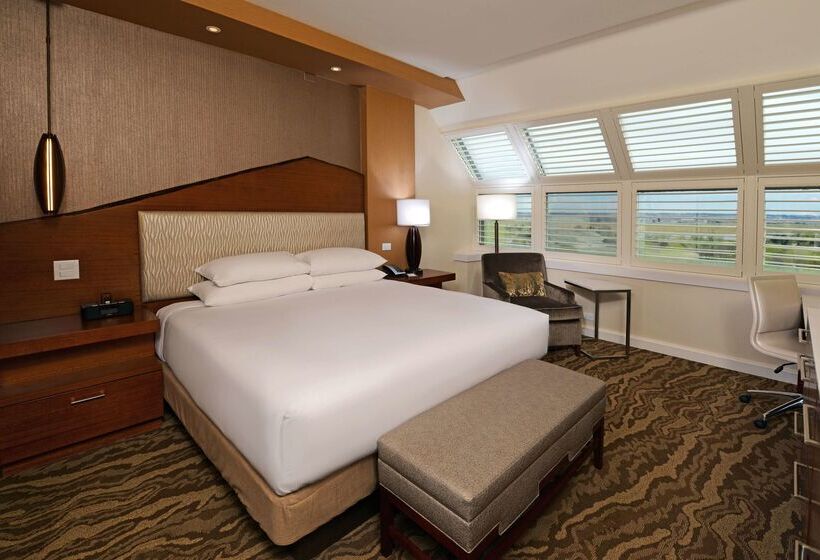Отель The Inverness Denver, a Hilton Golf & Spa Resort