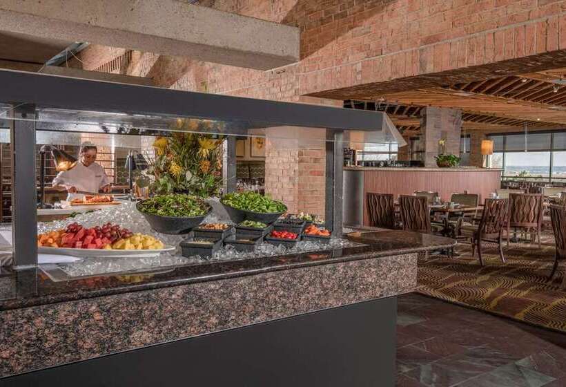 Отель The Inverness Denver, a Hilton Golf & Spa Resort