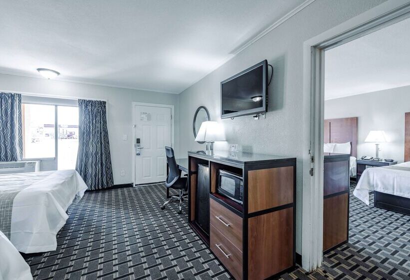 هتل Travelodge By Wyndham Jackson I 40 Exit 82