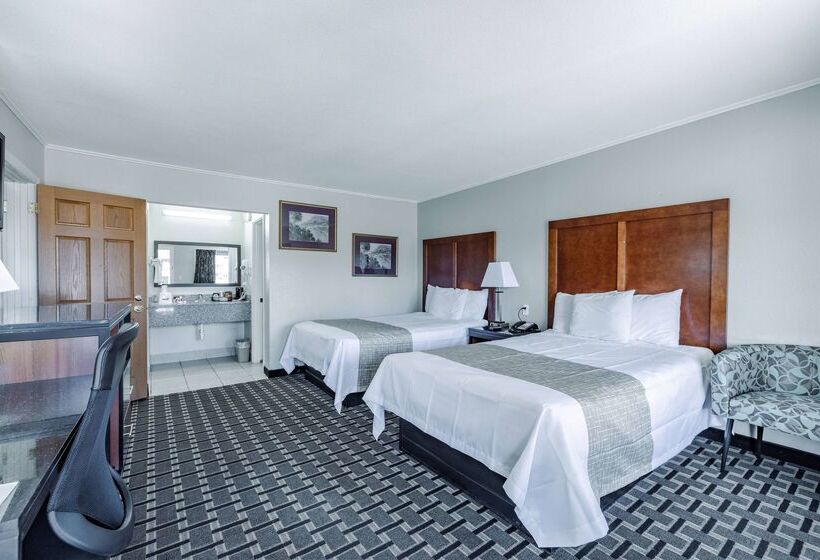 هتل Travelodge By Wyndham Jackson I 40 Exit 82